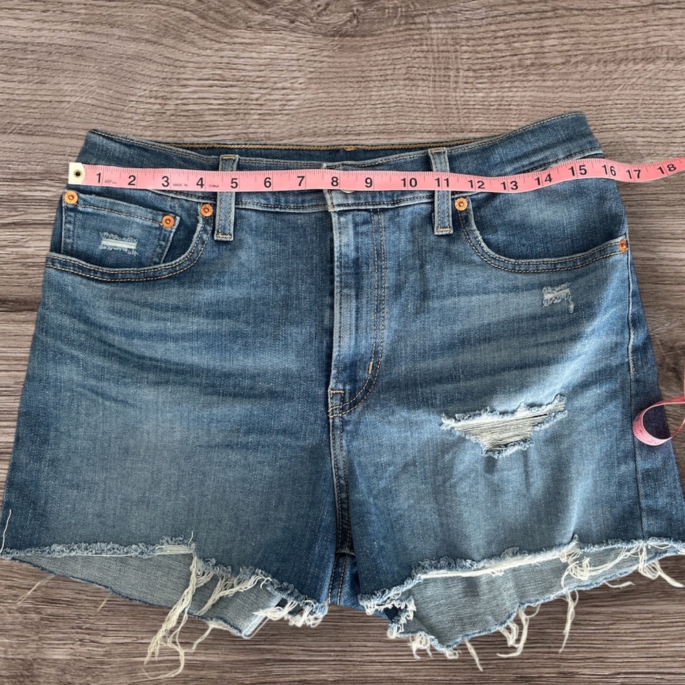 Levi's High Rise Jean Shorts - Picture 4 of 8